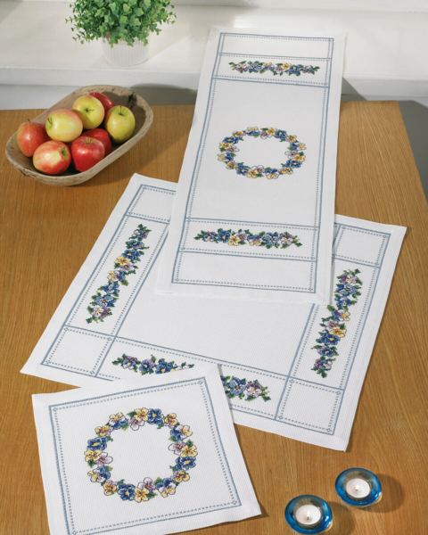 Borduurpakket Viooltjes 34 x 94 cm