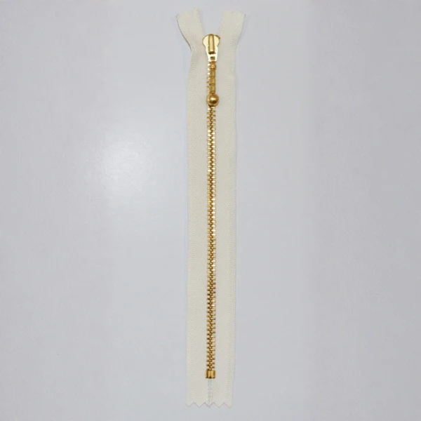 YKK Vaste Rits, Messing, 4 mm 841 Ecru