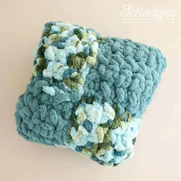 13513 Gehaakt Colour Block Cushion by Scheepjes Design