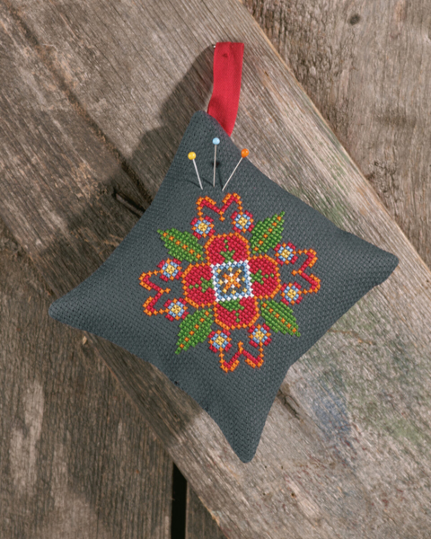 Borduurkit Naaldenkussen Volkskunst 2 12 x 12 cm