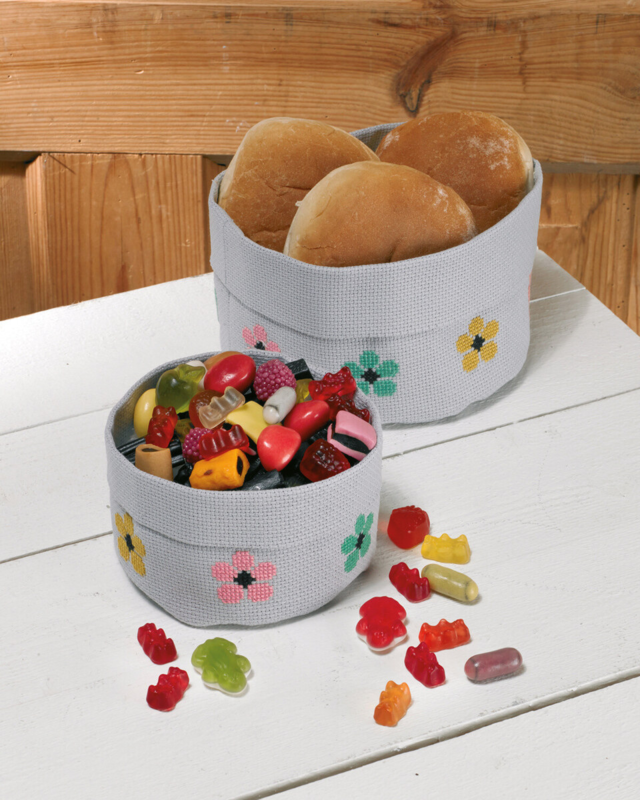 Borduurpakket Kleine mand met bloemen 13 Ø