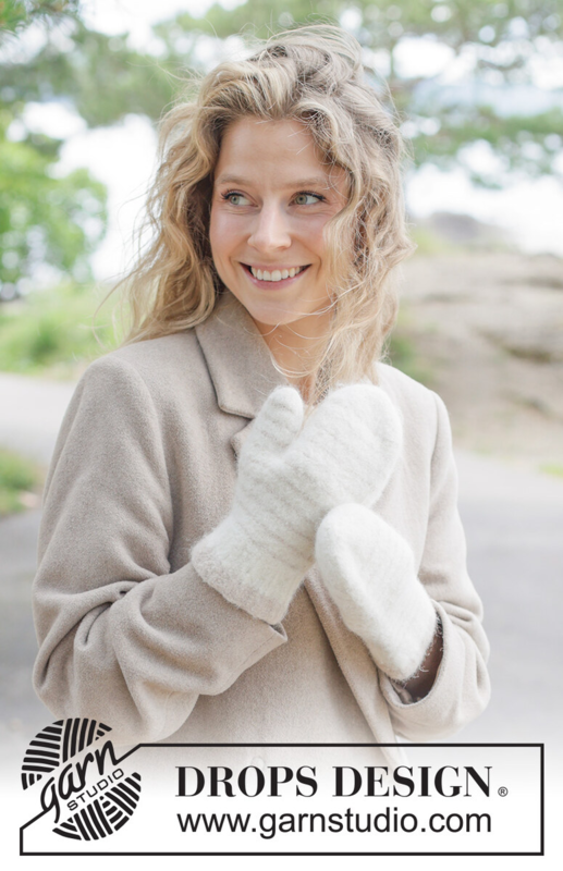 261-50 Birch Bark Mittens by DROPS Design