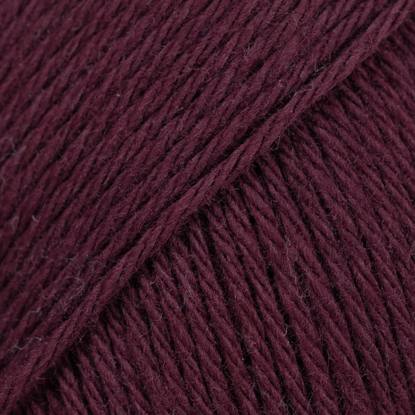 DROPS Magic 82 Donkere druif (Uni Colour)