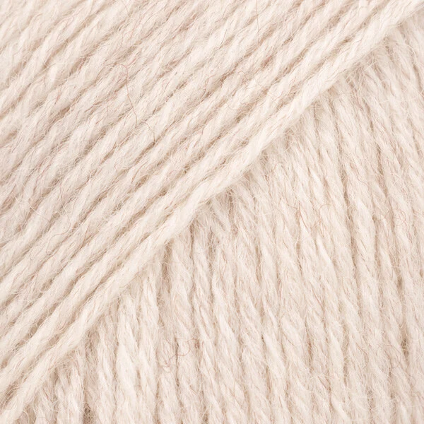 DROPS Fabel Uni Colour 124 Wit zand