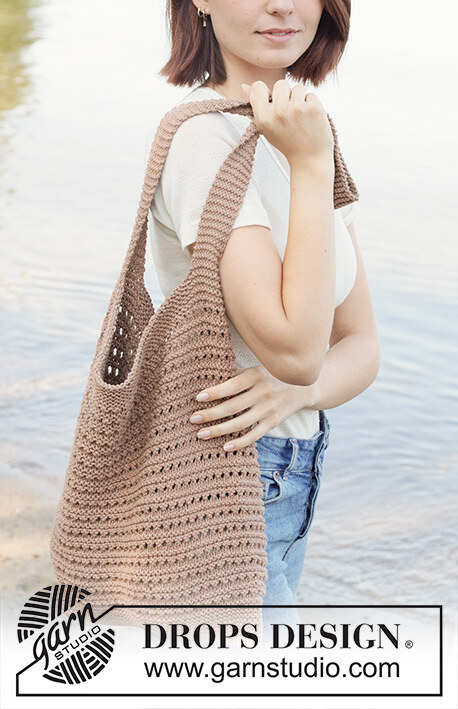 256-3 Woodland Satchel by DROPS Design