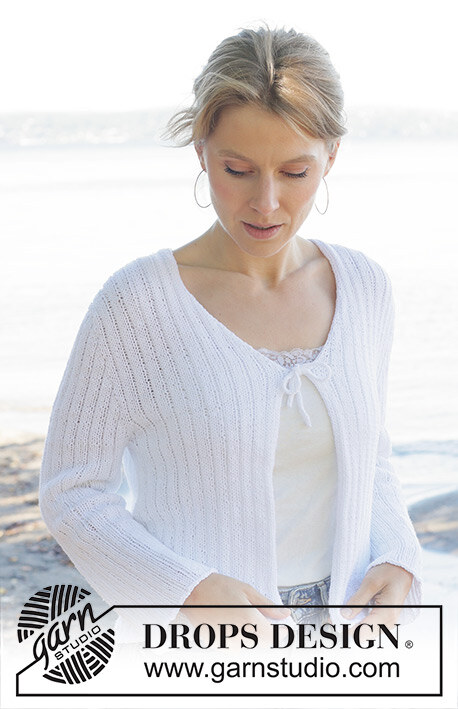 257-21 Summer's Whisper Wrap by DROPS Design