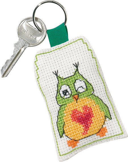 Borduurgerei Sleutelhanger groene uil 5 x 7 cm