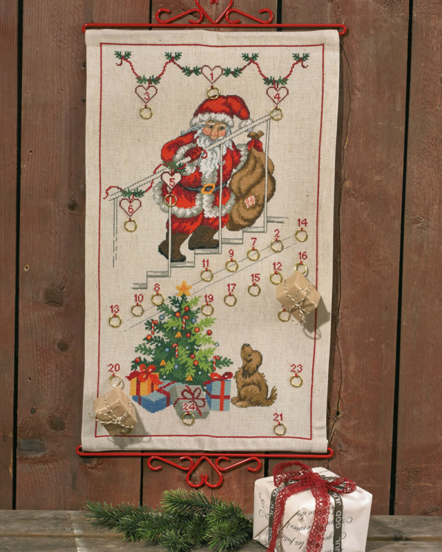 Borduurpakket Kerstman bij trap 5125/35 34 x 58 cm