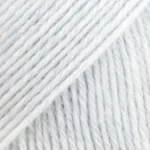 DROPS Fabel Uni Colour 126 Bleke hemel