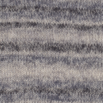 DROPS Fabel Long Print 602 Zilvervos